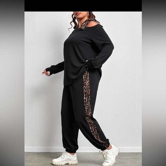 SHEIN 2 piece jogging set. - Picture 2 of 4